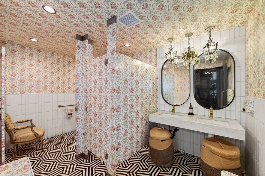 More Photos Of 2401 Kettner Blvd, San Diego Restaurant For Lease