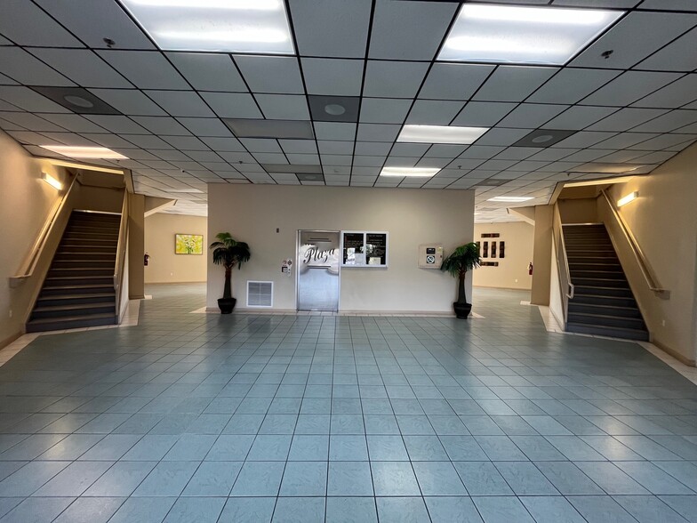 More Photos Of 4507 Furling Ln, Destin Loft Creative Space For Sale