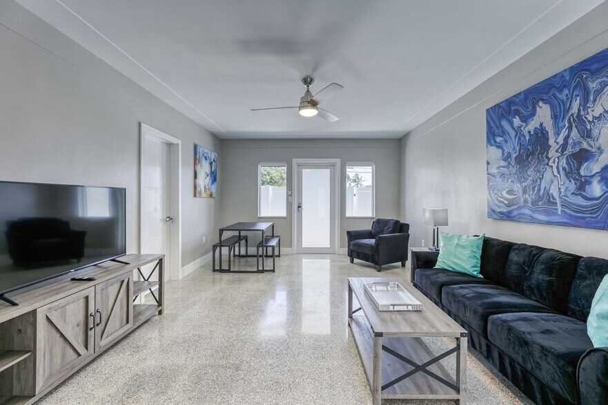 More Photos Of 2009-2025 NE 26th St, Wilton Manors Apartments For Sale