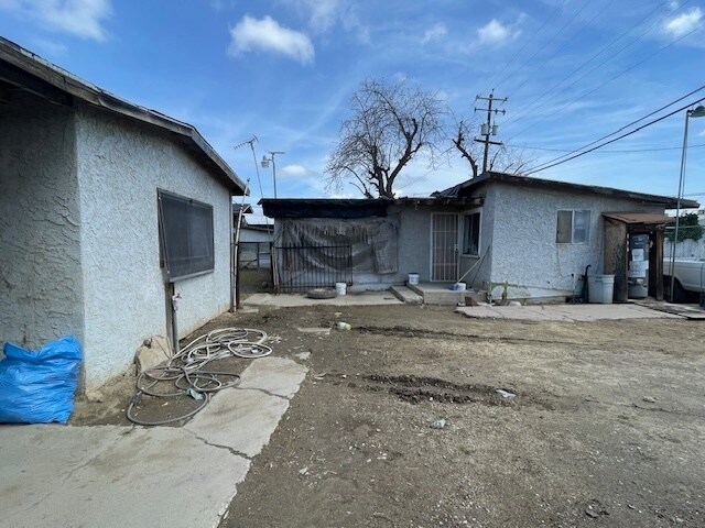 More Photos Of 17059 Myrtle Ave, Huron Restaurant For Sale