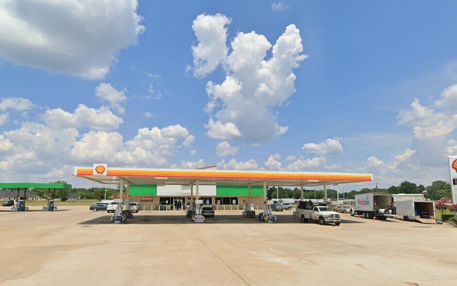 Primary Photo Of 4525 FM 349, Kilgore Convenience Store For Sale