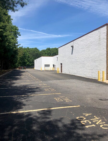 More Photos Of 130 N Belle Mead Rd, East Setauket Light Manufacturing For Sale