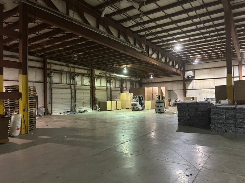 More Photos Of 701 Garasches Ln, Wilmington Manufacturing For Lease
