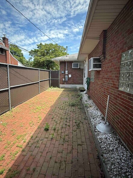 More Photos Of 3127 W Emaus Ave, Allentown Office Residential For Sale