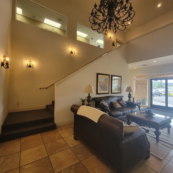 More Photos Of 2198 NE Stephens St, Roseburg Office For Lease