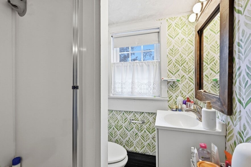 More Photos Of 53 School St, Hyannis Apartments For Sale