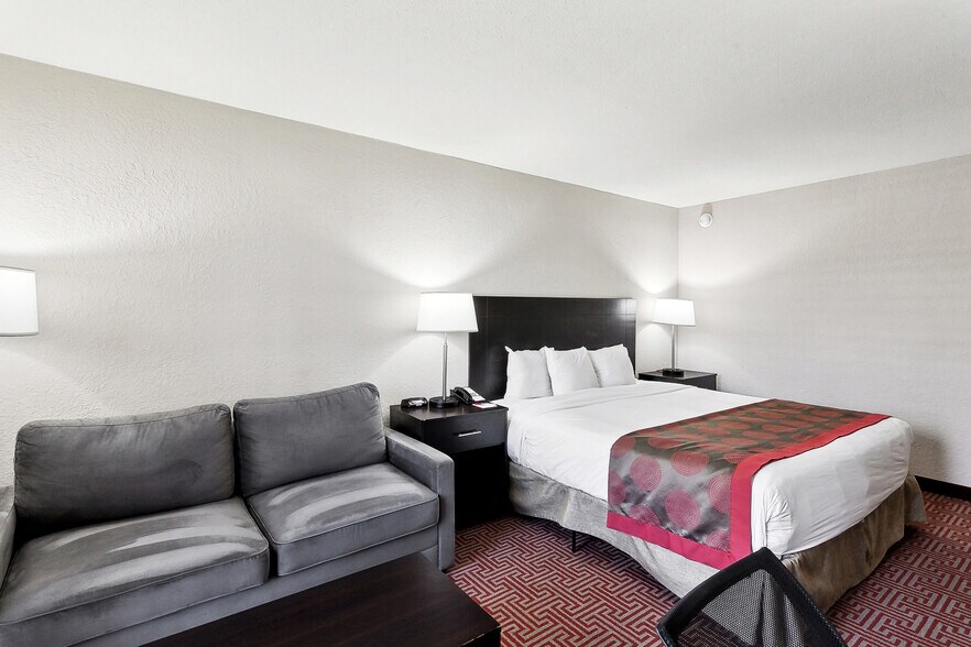 More Photos Of 3400 Service Rd, Metairie Hotel For Sale