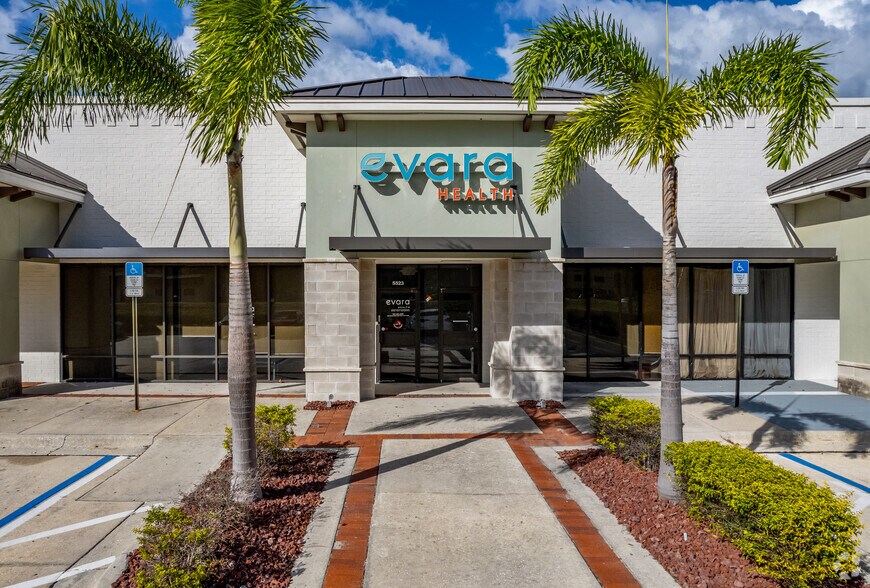 More Photos Of 5555 Roosevelt Blvd, Clearwater Storefront For Lease