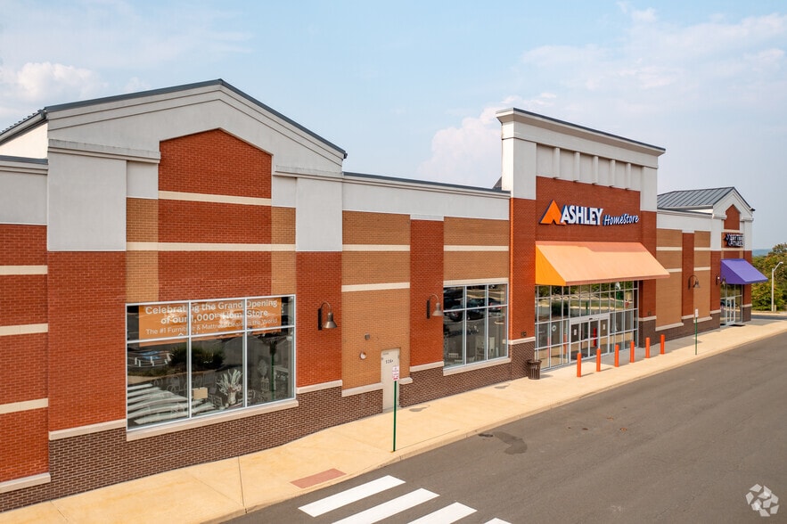 More Photos Of 528-536 Fort Evans Rd, Leesburg General Retail For Lease