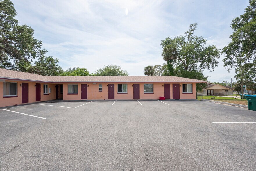 More Photos Of 1028 Ridgewood Ave, Daytona Beach Hospitality For Sale