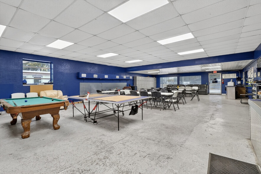 More Photos Of 3145 US Highway 92 E, Lakeland Warehouse For Sale