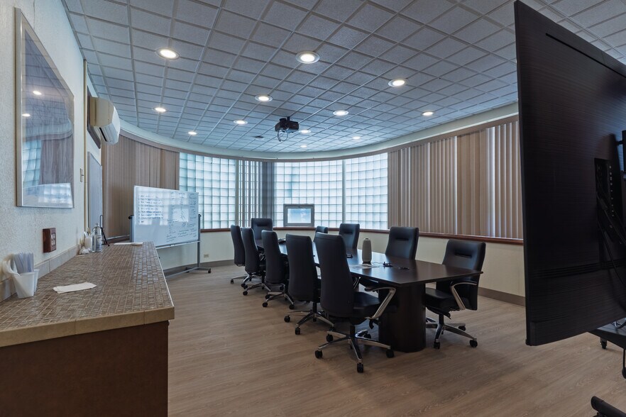 More Photos Of 537 Crystal Ave, Vineland Office For Sale