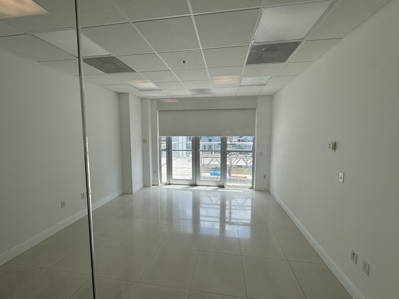 More Photos Of 175 SW 7th St, Miami Medical For Sale
