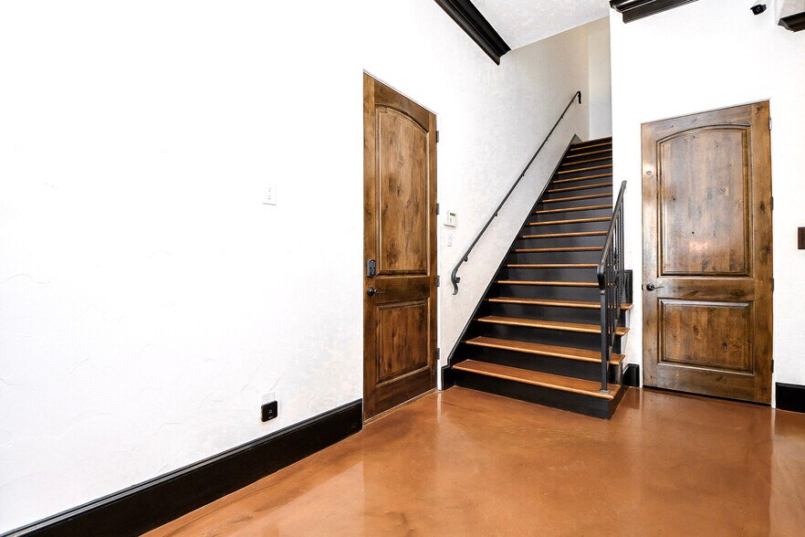 More Photos Of 4119 Allen St, Houston Office For Sale