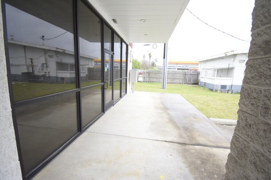 More Photos Of 1112 W Spencer Hwy, La Porte Storefront Retail Office For Lease