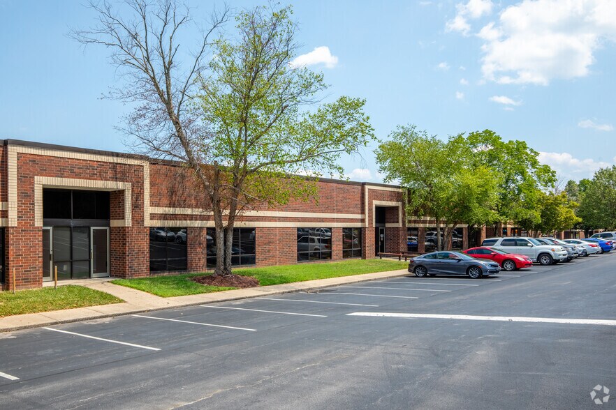 More Photos Of 5209 Linbar Dr, Nashville Unknown For Lease