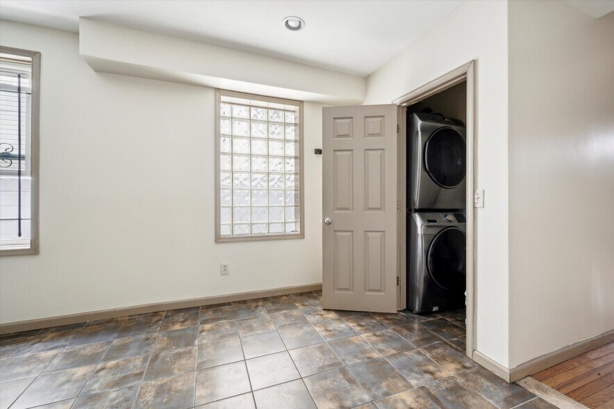 More Photos Of 1632 N Willington St, Philadelphia Office Residential For Lease