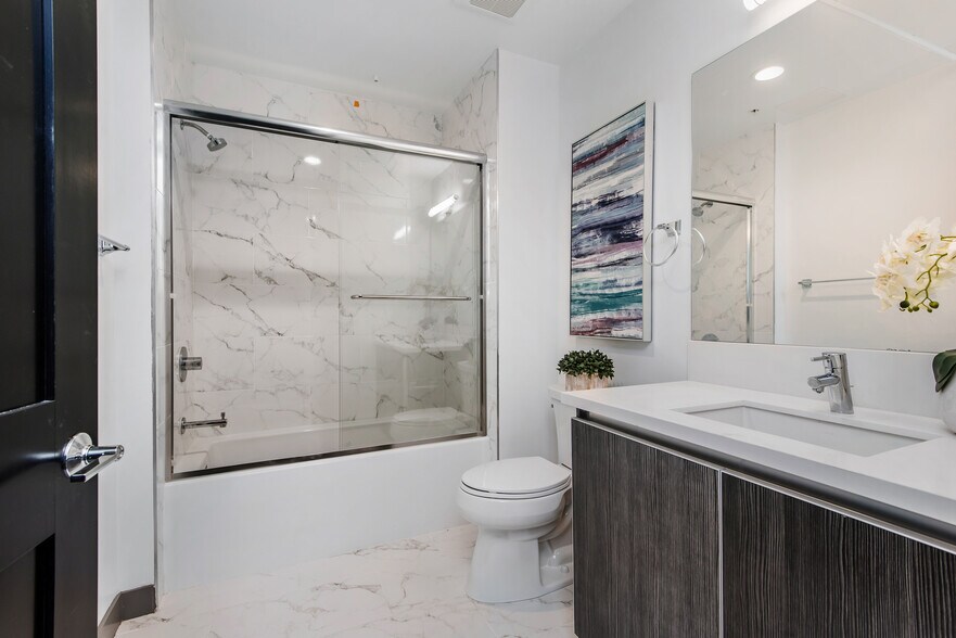 More Photos Of 644 N Normandie Ave, Los Angeles Apartments For Sale