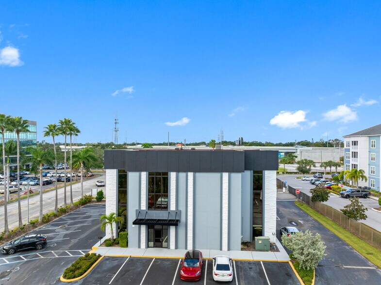 More Photos Of 18401 US Highway 19 N, Clearwater Office For Sale