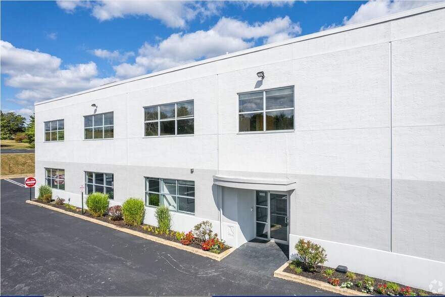 More Photos Of 1850 N Gravers Rd, Plymouth Meeting Distribution For Lease