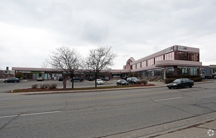 More Photos Of 300 Victoria St N, Kitchener General Retail For Lease