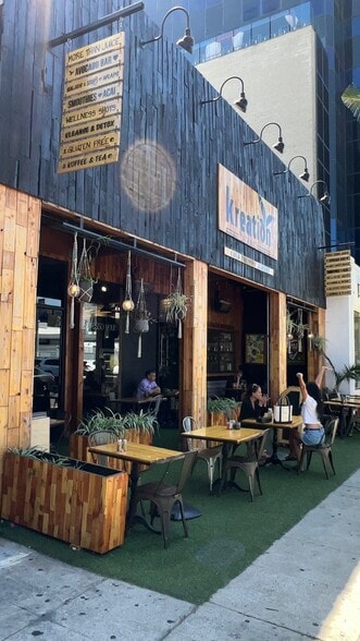 More Photos Of 8422-8428 W 3rd St, Los Angeles Restaurant For Lease