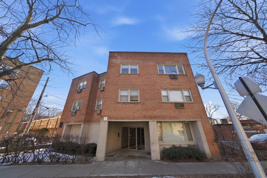 More Photos Of 7319 N Rogers Ave, Chicago Apartments For Sale