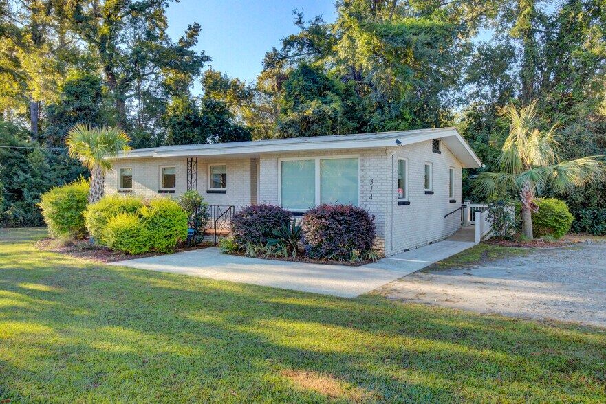 More Photos Of 314 W 4th North St, Summerville Medical For Sale