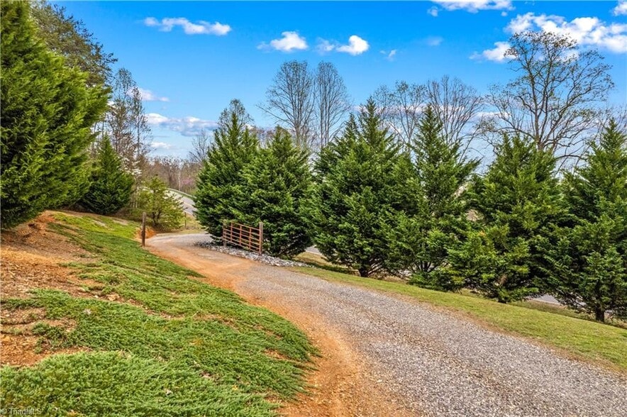 More Photos Of 1595 Cheatham Ford Rd, Hiddenite Religious Facility For Sale