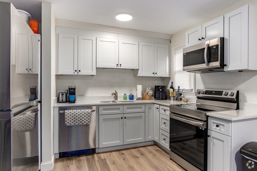 More Photos Of 421 Honeywood Ave, Charlotte Apartments For Sale