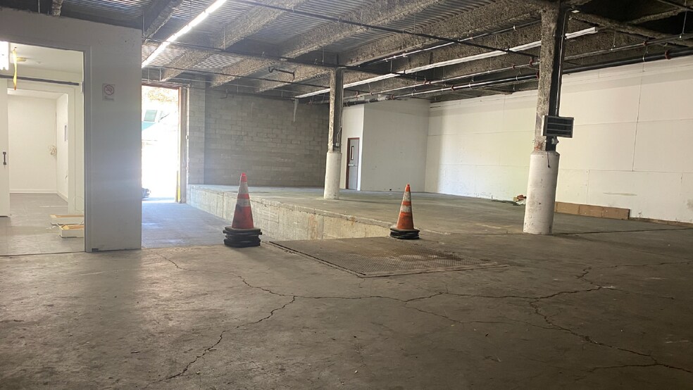 More Photos Of 276 Flushing Ave, Brooklyn Distribution For Lease
