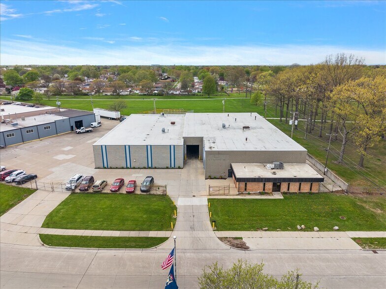 More Photos Of 30759 Edison Dr, Roseville Warehouse For Sale