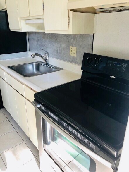 More Photos Of 815 2nd Ave NW, Largo Apartments For Sale