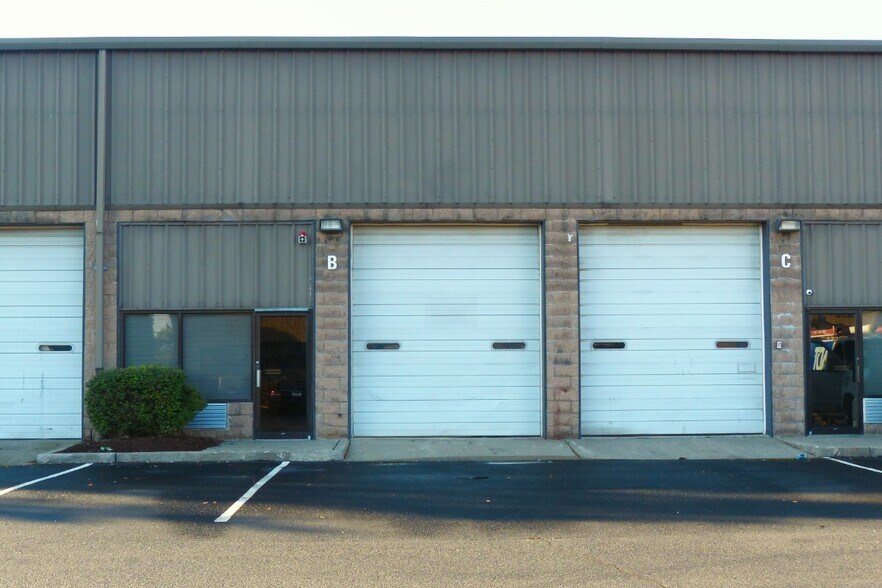 More Photos Of 211 Gates Rd, Little Ferry Flex For Lease