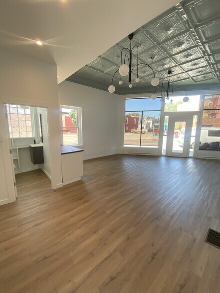 More Photos Of 305 W Pike St, Covington Storefront Retail Residential For Lease