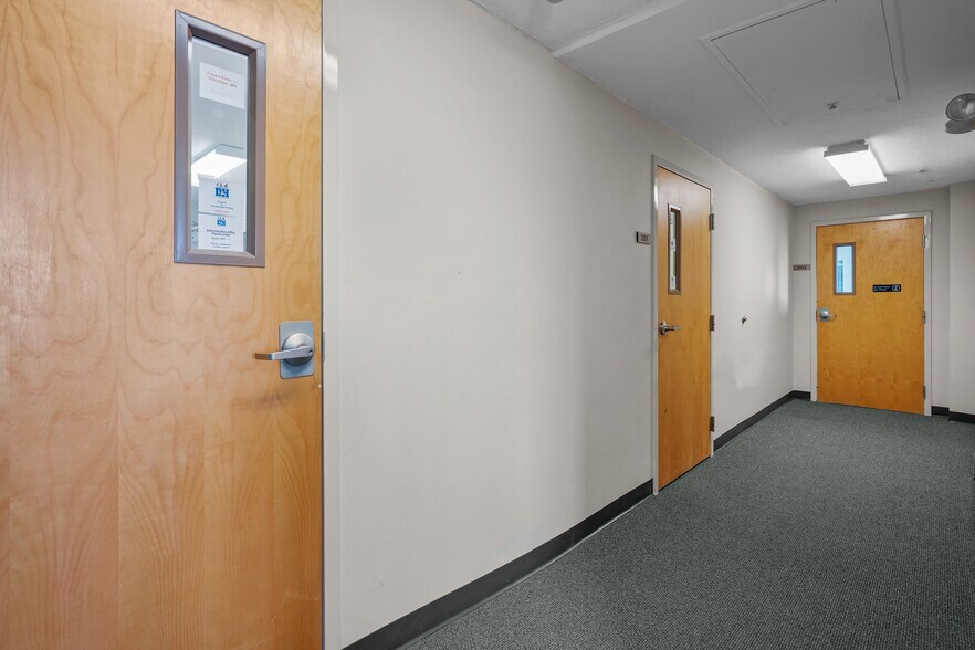 More Photos Of 100 Smithfield Ave, Pawtucket Medical For Sale