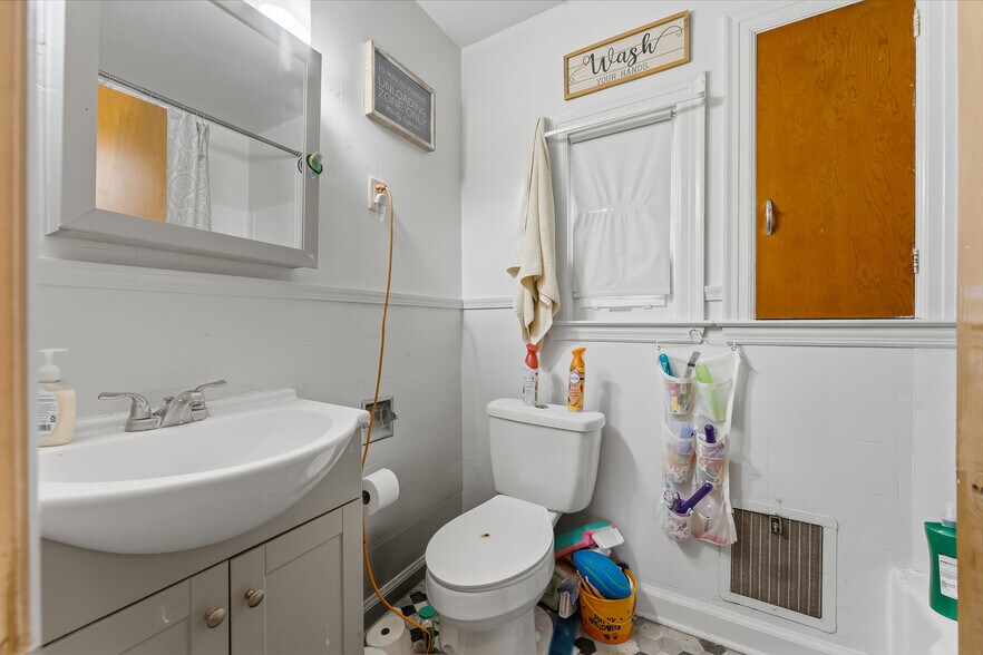 More Photos Of 1042 Morgantown Ave, Fairmont Specialty For Sale