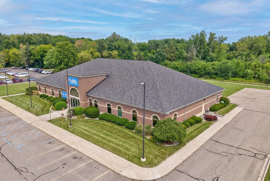 More Photos Of 2305 S Center Rd, Burton Office For Sale