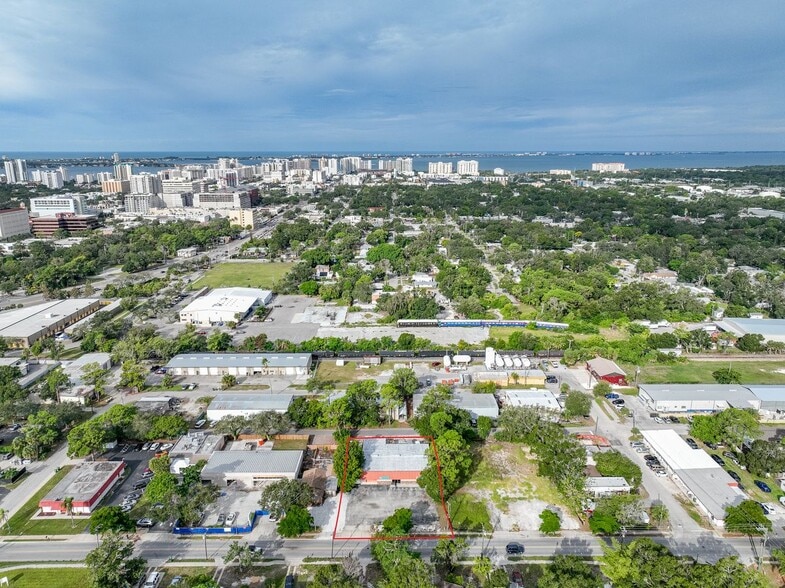 More Photos Of 455 N Lime Ave, Sarasota Office For Lease