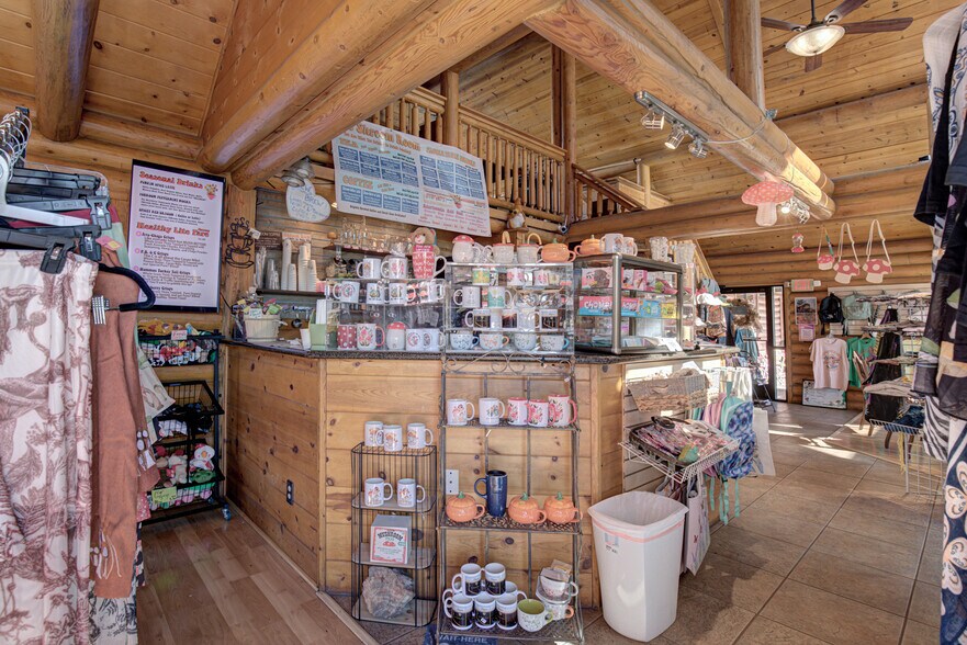 More Photos Of 102 E Main St, Payson General Retail For Sale