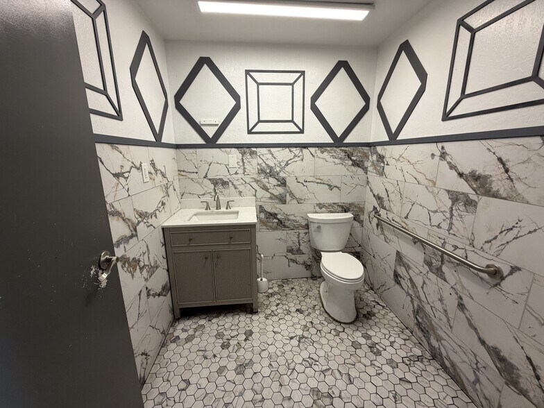 More Photos Of 46560 Fremont Blvd, Fremont Warehouse For Sale