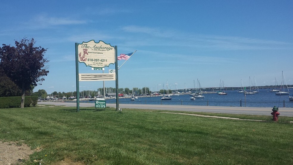 More Photos Of 164 Lake St, Rouses Point Hotel For Sale