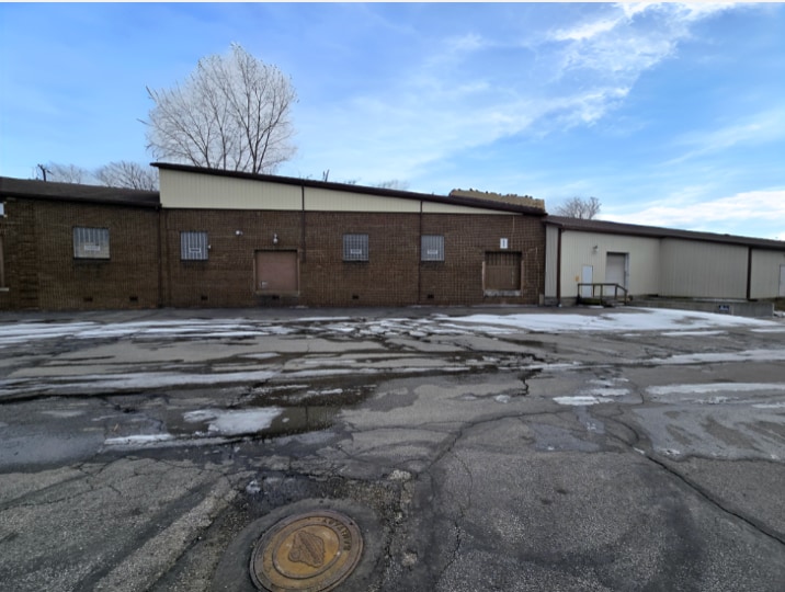 More Photos Of 120-122 E Tuscarawas Ave, Barberton Warehouse For Lease