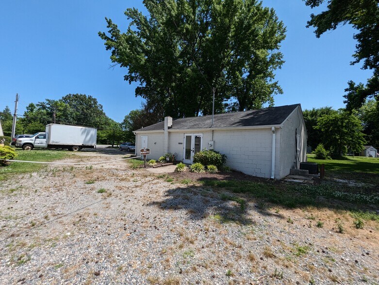 More Photos Of 1283 N King St, Hampton Light Manufacturing For Lease