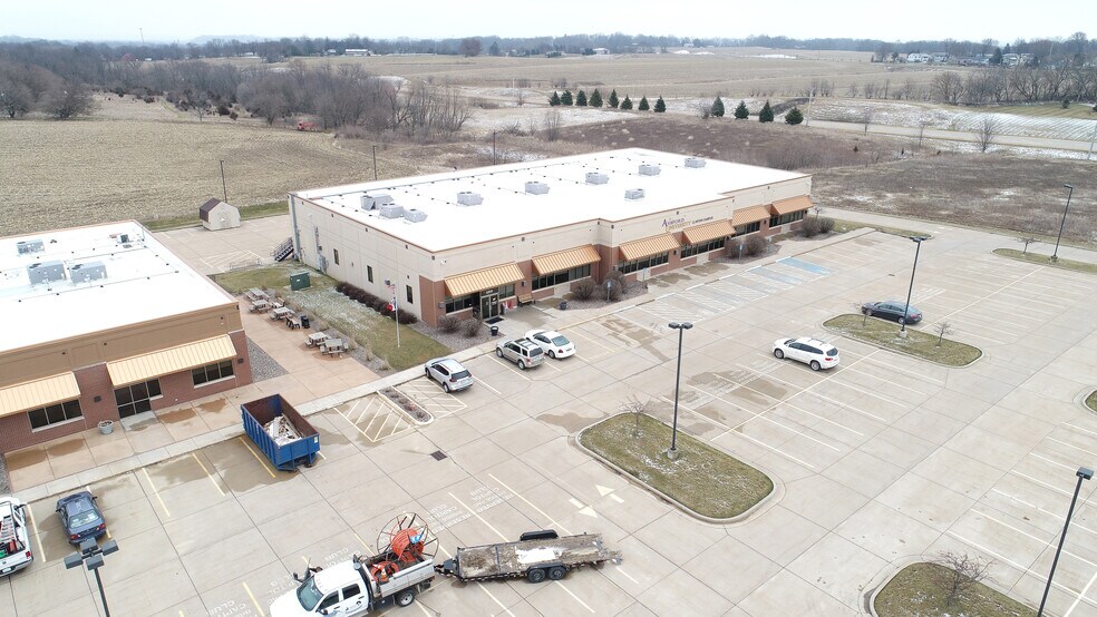 More Photos Of 1310 19th Ave NW, Clinton Light Manufacturing For Sale