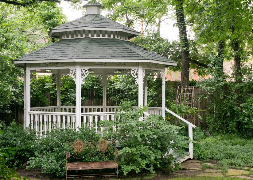 More Photos Of 1015 Road To Six Flags St, Arlington Office For Sale