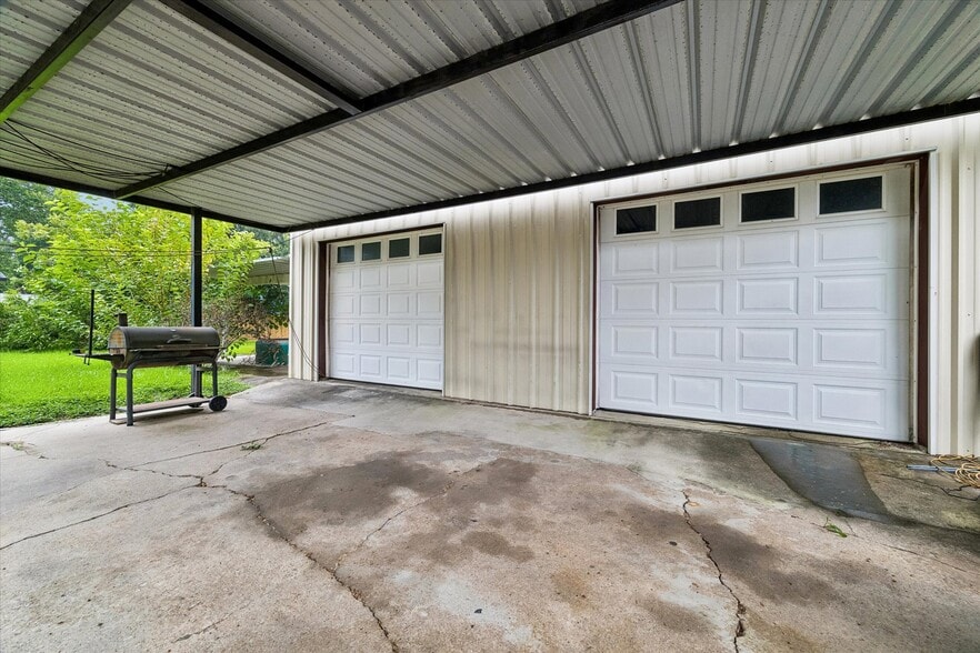 More Photos Of 1330 Des Jardines St, Houston Office Residential For Sale