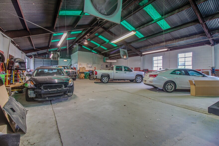 More Photos Of 1814 33rd Ave, Gulfport Auto Repair For Sale