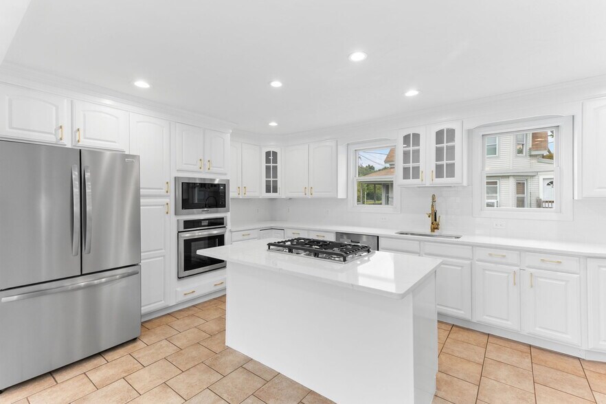 More Photos Of 280 Washington St, North Easton Light Distribution For Sale