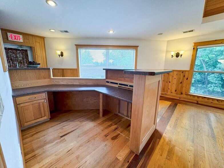 More Photos Of W1734 North St, Green Lake Office For Sale